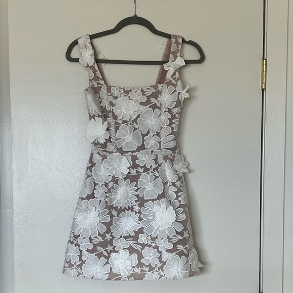 Helsi Belen Sleeveless Square-Neck Mini Dress - Picture 4 of 8